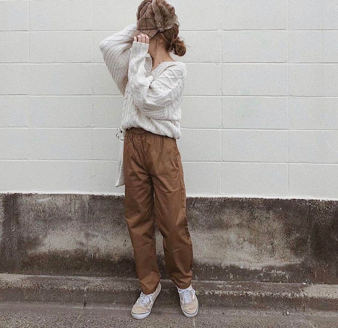 Gu ジーユー さんのインスタグラム写真 Gu ジーユー Instagram Men シェフパンツコーデをpick Up 丈夫な素材で オールシーズンはけるメンズのシェフパンツ リラックスした着こなしながら ハリのある素材感が清潔感があって着こなしやすい ベイクカラーが