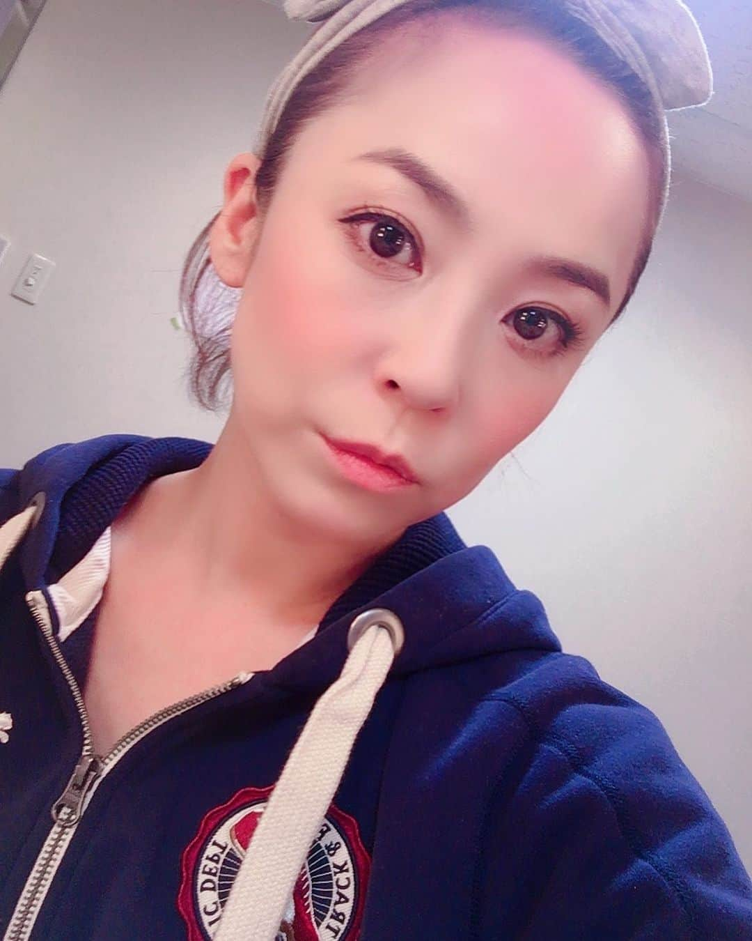 佐藤仁美さんのインスタグラム写真 - (佐藤仁美Instagram)「がっつりメイク。七転抜刀。明日は、いよいよ本番。 #七転抜刀 #肌がツルツル #ビューティプラスは神アプリ #おでこ広い #ばーちゃんゆずり」1月9日 18時15分 - sato.hitomi.19791010