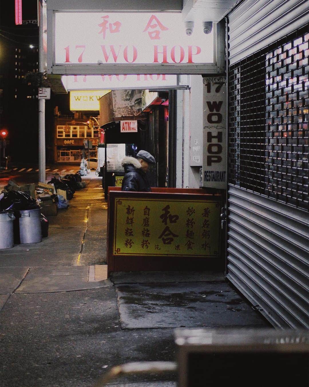 カーティス・ラムさんのインスタグラム写真 - (カーティス・ラムInstagram)「Hopped in, hopped off, hopped out. 🐰✌🏽 #nyc  #chinesepancakes #betterthanihopped #chinatown」1月9日 13時16分 - hansumlum