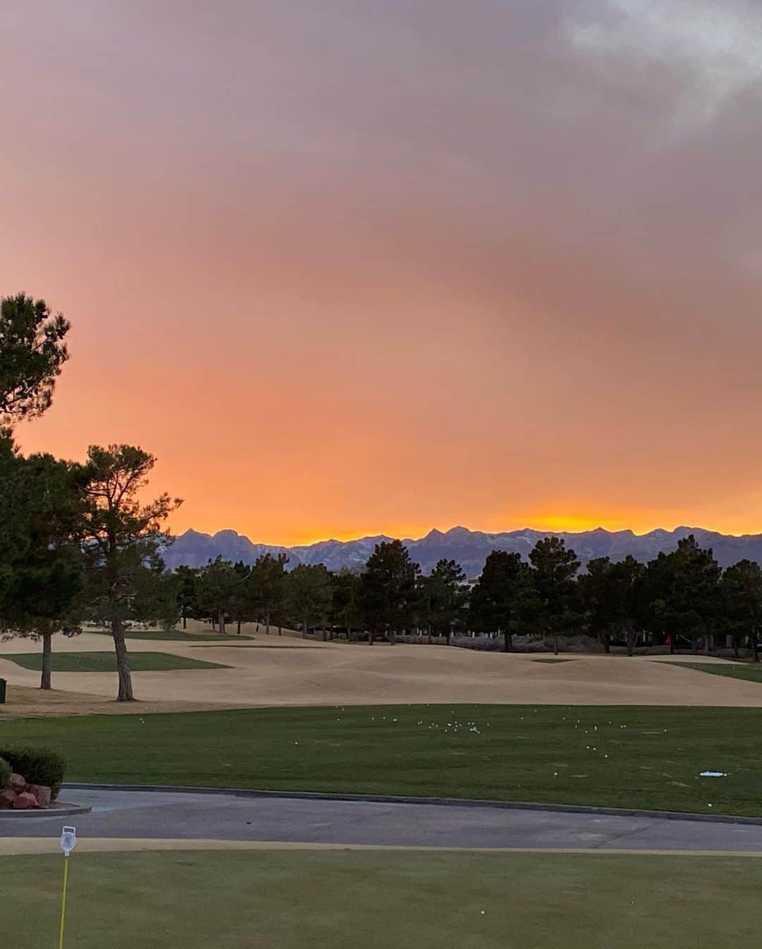 チェ・ナヨンさんのインスタグラム写真 - (チェ・ナヨンInstagram)「연습 후 노을보며 퇴근🥱 Sunset after practice #nyc#nycgolf#lpga#lesson @drewsteckel #🙏🏻#drill#골프#연습#레슨#노을#퇴근」1月9日 13時26分 - nychoi87