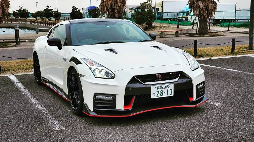 五味侑也さんのインスタグラム写真 - (五味侑也Instagram)「R35 GT-R NISMO 2020！ ヤバめ！！ Amazing!!!! #nissan #r35 #r35gtr #r35nismo #amazing #gtr #car #japan #tomica #トミカ #開封」1月9日 13時41分 - schumacher_gomi