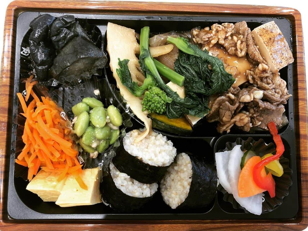 バカリズムさんのインスタグラム写真 - (バカリズムInstagram)「取材飯」1月9日 14時00分 - bakarhythm