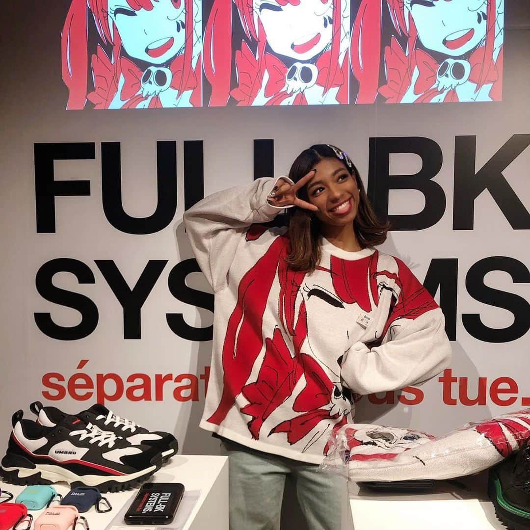 鈴木リサさんのインスタグラム写真 - (鈴木リサInstagram)「@fullbk のPOPUPを新宿伊勢丹 @isetanmens でやってるよ❣️ . りさも今日と14日と21日店頭立っています 是非立ち寄ってみてね✅」1月9日 13時59分 - risa_osaru