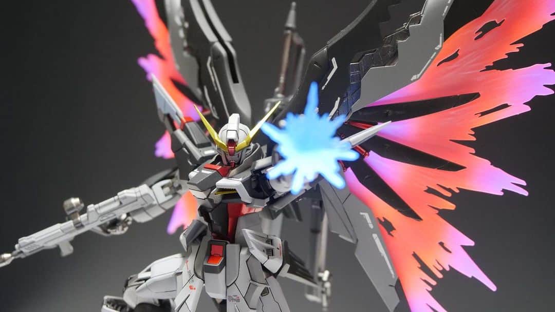 のインスタグラム：「光の翼良さげじゃない？  #ガンダム#ガンプラ#デスティニーガンダム#ジオラマ#japan#gundam#anime#diorama#diy#toy#likeforlikes#instagram#instagood」