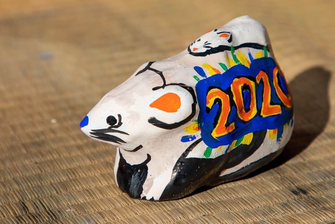 Rediscover Fukushimaさんのインスタグラム写真 - (Rediscover FukushimaInstagram)「I hope everyone is having a good 2020 so far! Since it’s now officially the year I the rat, here is a photo of “Olympic Rat”, who I painted at Dekoyashiki Craft District in Koriyama City」1月9日 16時03分 - rediscoverfukushima