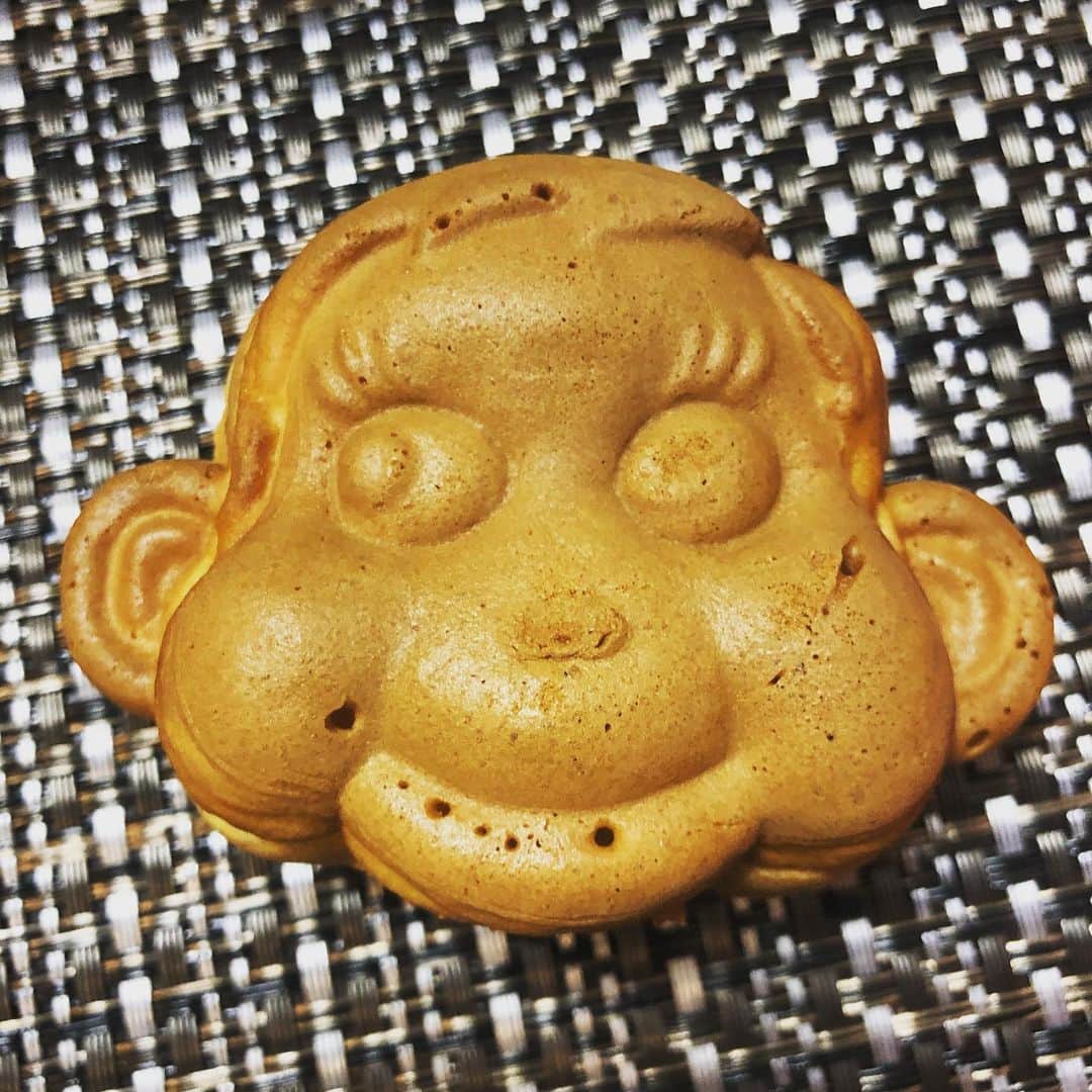 のインスタグラム：「神楽坂のでペコちゃん焼き買ったらポコちゃん焼きが出たー！今年はいいことあるといいなぁ。」