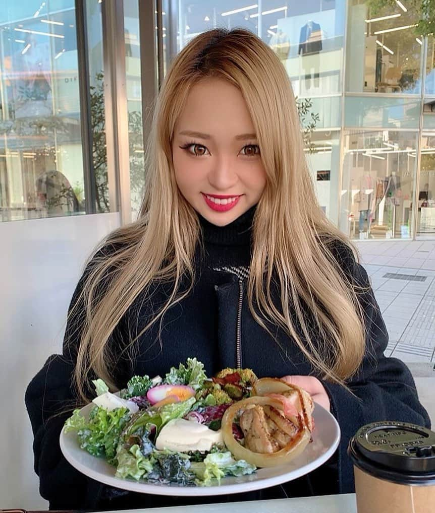 KEIさんのインスタグラム写真 - (KEIInstagram)「今日は暖かかったから 大好きなお店の大好きなテラス席でランチ🥗💕 . 冬晴れはすっきりしてて気持ちいい✨✨ 大好きなサラダでパワーチャージされました✌️ . . #cjd_kei #cjd #cyberjapan #サイバージャパンダンサーズ #サイバージャパン #cityshop #毎食サラダがいい」1月9日 16時37分 - kei_oktwins