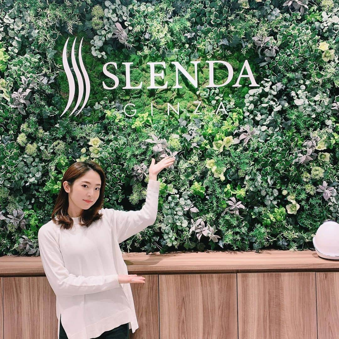 宮脇詩音さんのインスタグラム写真 - (宮脇詩音Instagram)「先日、SLENDA GINZA @slendaginza_official へ痩身エステと遺伝子検査に🔍 . . 遺伝子検査と3Dボディースキャナーで全身の採寸チェックもして貰った結果… . . 私はたんぱく質危険族という診断結果でした🙄 . スレンダさん開発の最先端マシーンで施術してもらったら、凝り固まったお腹周りのセルライトが流れてくのを感じられて、未体験の感覚！ . 施術を終えてびっくりするくらいウエストが引き締まってました🥺 . . 帰りに薦められたプロテイン、食事のカロリーカットするサプリ、脂肪燃焼サプリもGET💕 . . 日々のジムでの運動も、内面からのアプローチも、頑張ろっと！！ . . . #スレンダ銀座 #slendaginza #痩身エステ #体験 #キャンペーン中 #今ならなんと #通常価格2万円が #2980円 #お得すぎる #90分コース #エステ」1月10日 2時01分 - miyawaki_shion