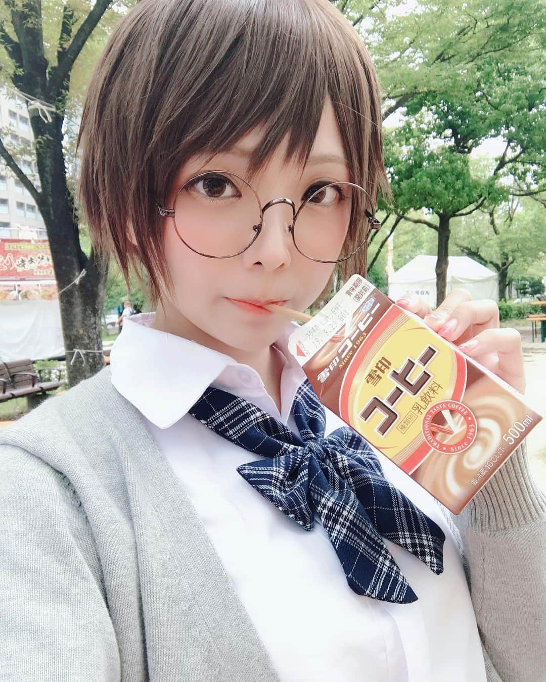 小桃さんのインスタグラム写真 - (小桃Instagram)「翻舊照❣️ 「😳🥤？」 #uniform #JK #制服 #女の子 #自撮り #selfie #メガネ女子 #眼鏡女子」1月10日 2時37分 - siutao1126