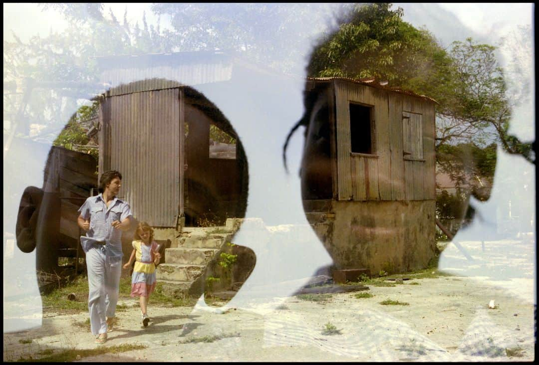 ポール・マッカートニーさんのインスタグラム写真 - (ポール・マッカートニーInstagram)「Local Children / Paul and Stella, Caribbean, 1979. One of the photos featured in @LindaMcCartney’s major photographic retrospective. Catch the #LindaRetrospective @glasgowkelvingrove until this Sunday 12th January  #PaulMcCartney #LindaMcCartney @StellaMcCartney #StellaMcCartney #ThrowbackThursday #TBT #Barbados」1月10日 2時45分 - paulmccartney