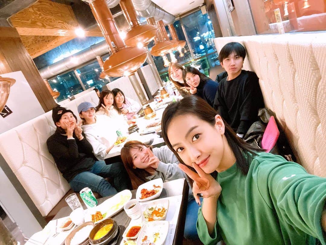 ビクトリアのインスタグラム：「感恩💚辛苦咯～👏👏开心😃」