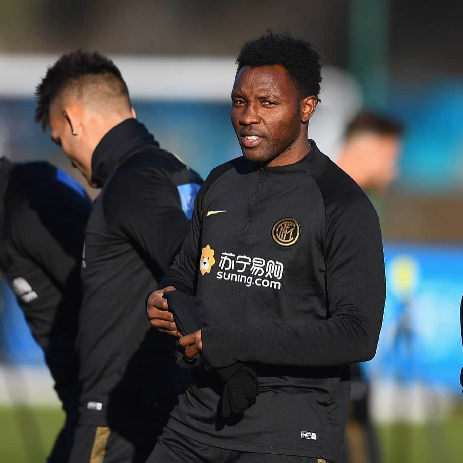 クワドォー・アサモアさんのインスタグラム写真 - (クワドォー・アサモアInstagram)「Una giornata di sole ad Appiano ☀️👌🏿 @inter #Training #Focus #ForzaInter  A sunny day in Appiano ☀️👌🏿 @inter #Training #Focus #ForzaInter」1月10日 3時18分 - asamoahkwadwo