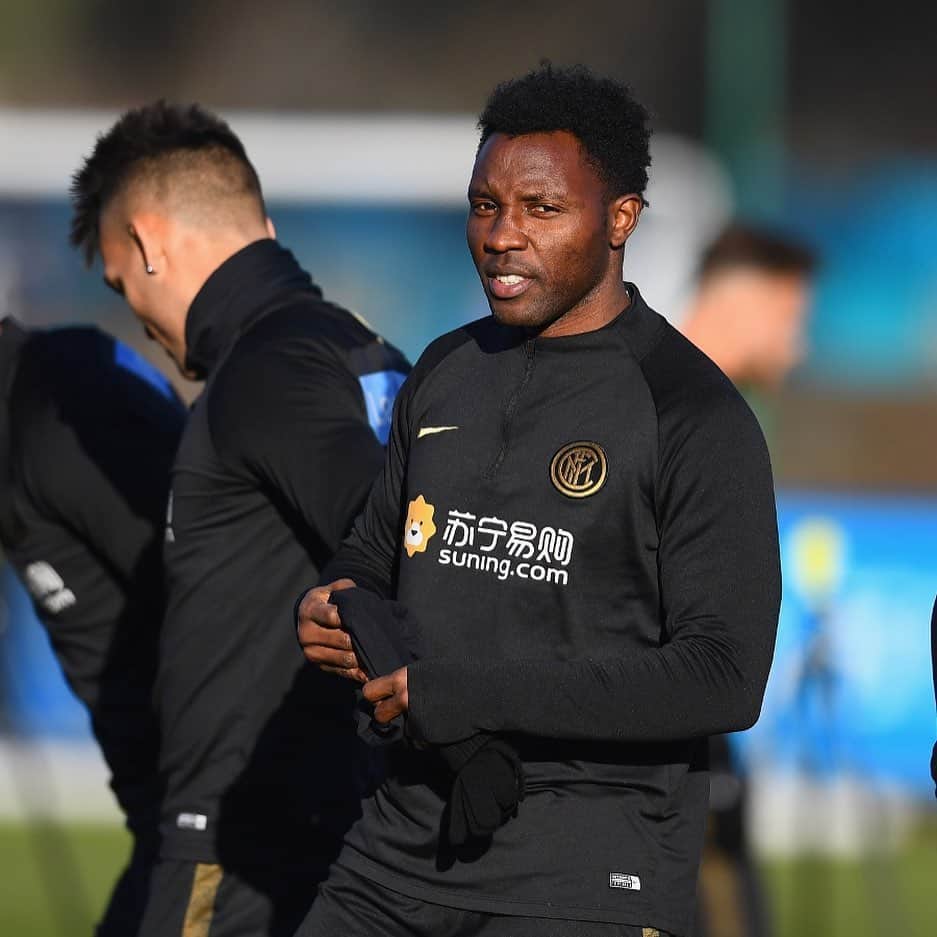 クワドォー・アサモアのインスタグラム：「Una giornata di sole ad Appiano ☀️👌🏿 @inter #Training #Focus #ForzaInter  A sunny day in Appiano ☀️👌🏿 @inter #Training #Focus #ForzaInter」