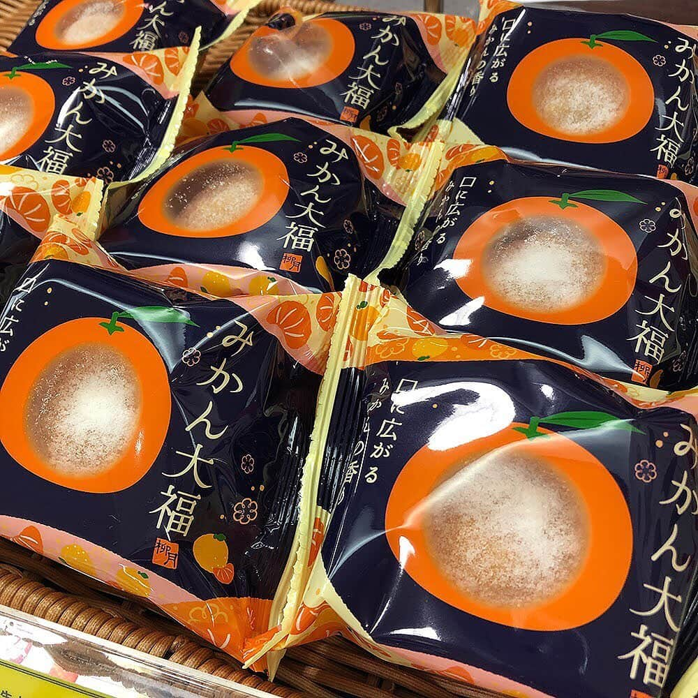 daimarusapporoさんのインスタグラム写真 - (daimarusapporoInstagram)「【ビタミンたっぷり！柑橘スイーツ🍊】 . みかんが美味しい季節ですね！ 地1階ほっぺタウン和洋菓子売場では、 手軽に美味しくビタミンが取れる「柑橘」系スイーツを販売中です 🍊. 写真1枚目 〈#フルーツケーキファクトリー〉柑橘とパンナコッタのキラキラタルト . 写真2枚目 〈#ルタオ〉みかんシーベリーレアチーズ . 写真3枚目 〈#一久大福堂〉みかん大福 . 写真4枚目 〈#足立音衛門〉こたつみかんのパウンドケーキ . 写真5枚目 〈#フレッシュワン〉みかんゼリー . 写真6枚目 〈#柳月〉みかん大福 . 見た目も味も絶品のスイーツを ぜひ、ご賞味ください😊 ※1/28(火)まで . #みかん #柑橘 #スイーツ #菓子 #大丸札幌」1月9日 18時26分 - daimarusapporo