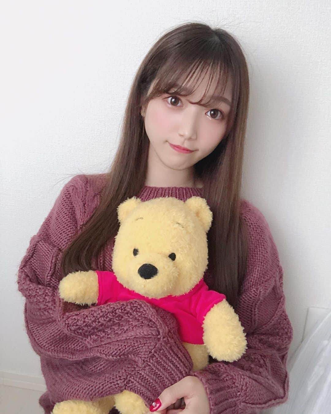 阪上彩香さんのインスタグラム写真 - (阪上彩香Instagram)「またディズニーいきたぁい🥺💕 ･ ･ ･  #ピンクメイク #セーターワンピース #マジェスティックレゴン #majesticlegon  #プーさん #ぷーさん #ぬいぐるみ #ストレートヘア #ストレート #instgood #instlike #instagram #followme」1月9日 18時32分 - ayaka_skgm