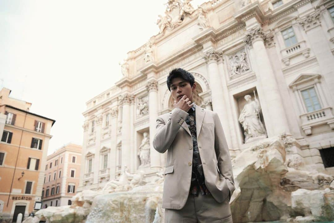 眞栄田郷敦さんのインスタグラム写真 - (眞栄田郷敦Instagram)「Gordon Maeda Style Book Great honor to be able to shoot in the head quarters of Fendi in Rome. It has become an irreplaceable experience for me. Thankyou so much for your love and kindness Fendi.  And also big thanks to NYLON !!! Love you all.  @nylonjapan @fendi  #fendi #fendiss20 #gordonmaedastylebook #trevifountain」1月9日 18時35分 - maedagordon