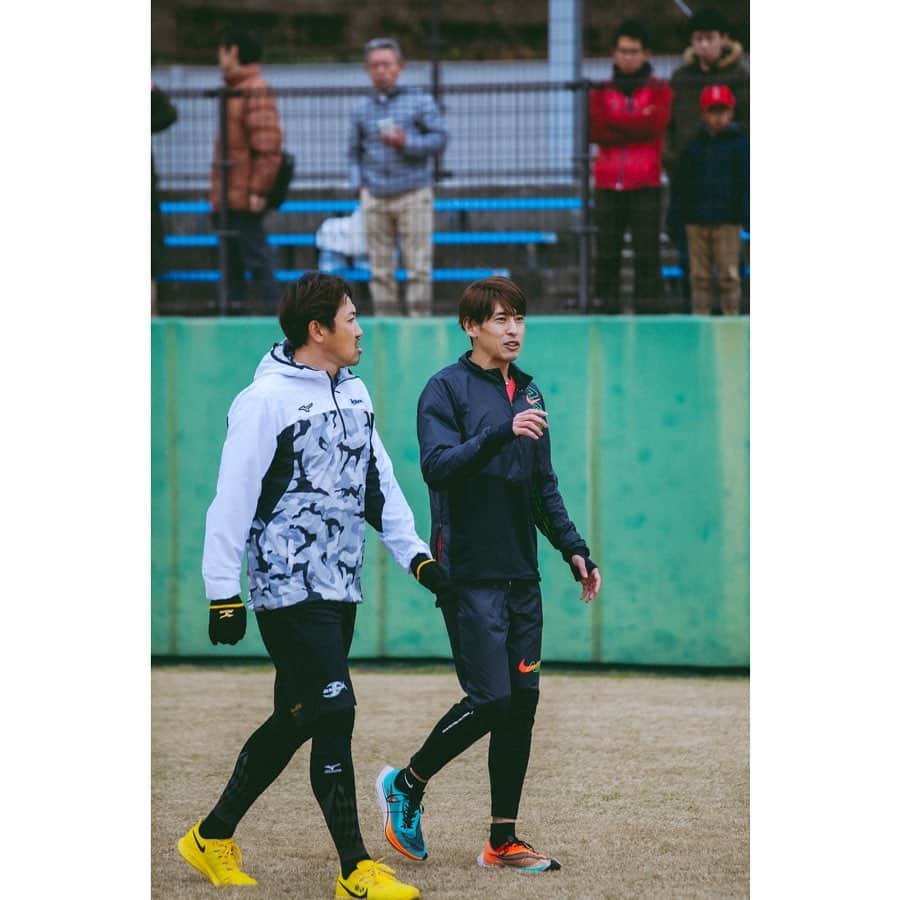 のインスタグラム：「Sprint Training in Oita  #内川聖一 選手 #稲本潤一 選手 #谷口彰悟 選手 #大島僚太 選手 #福岡ソフトバンクホークス  #SC相模原 #川崎フロンターレ #秋本真吾  Photo by @moto_graphys」