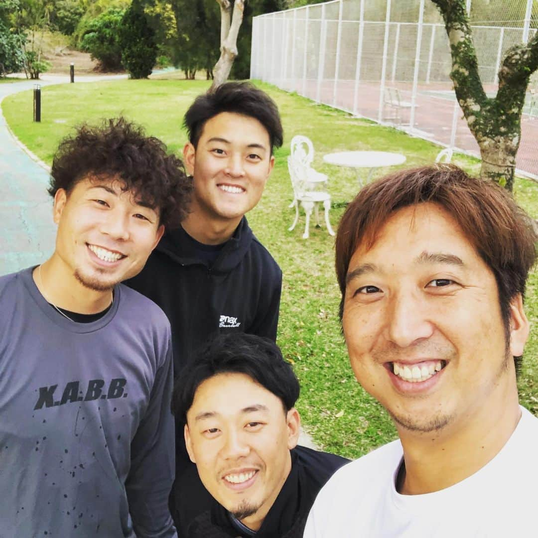 石崎剛さんのインスタグラム写真 - (石崎剛Instagram)「今日から沖縄で自主トレ開始！  #藤川球児　#金田和之　#石崎剛　#望月惇志」1月9日 18時48分 - tsuyoshi_0909