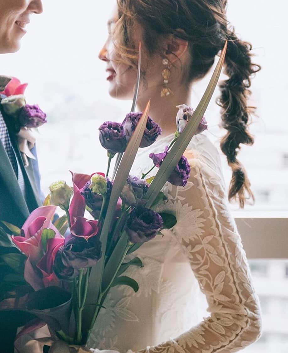 のインスタグラム：「担当させてもらった花嫁様の素敵なお写真❣️ 時間が経っても昨日のように思い出します💐 担当/ @yuudai.sourire  _________________ photographer / @nana_marthgraphy  thank you!」