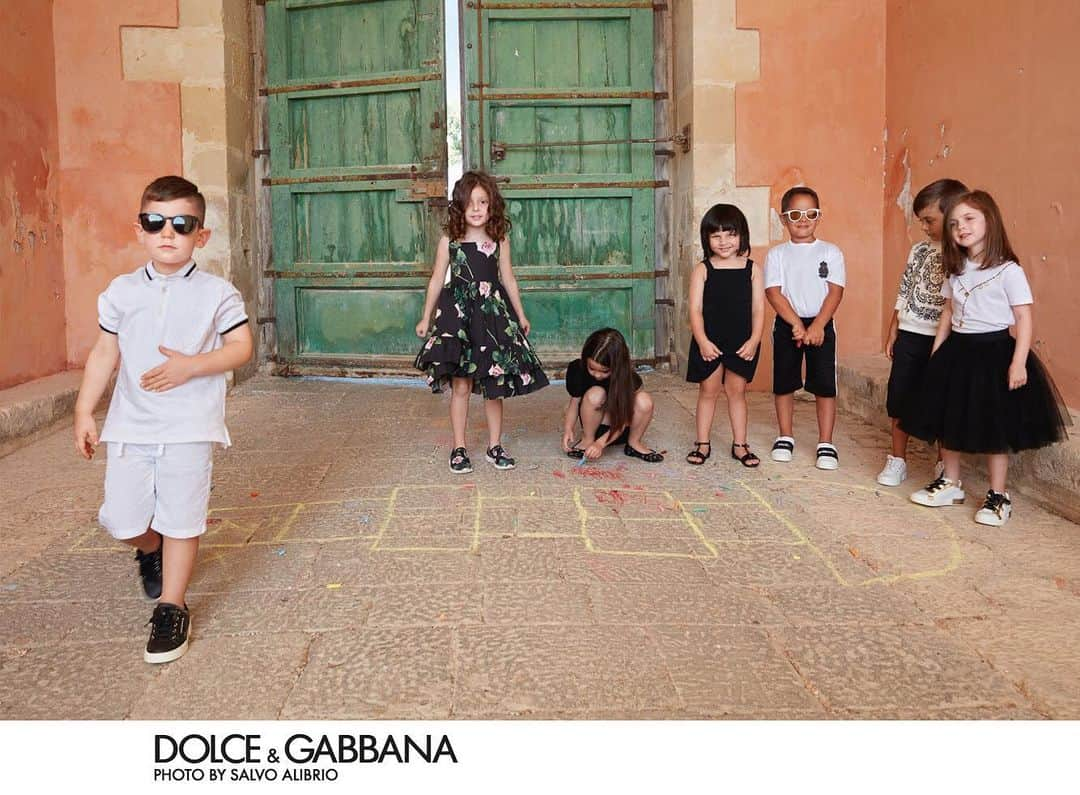 ドルチェ&ガッバーナさんのインスタグラム写真 - (ドルチェ&ガッバーナInstagram)「The new Dolce&Gabbana Spring Summer 2020 Children’s Advertising Campaign. Discover more at the link in bio. #DolceGabbana #DGCampaign #DGSS20 #DGBambino」1月9日 19時06分 - dolcegabbana