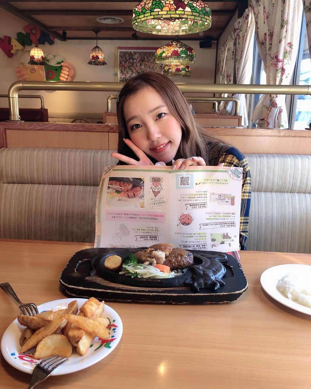木下望のインスタグラム：「さわやか行った〜🥰 やはりこれだ〜🕵️‍♀️ #さわやか #さわやかハンバーグ #ハンバーグ #浜松 #浜松グルメ #静岡グルメ」
