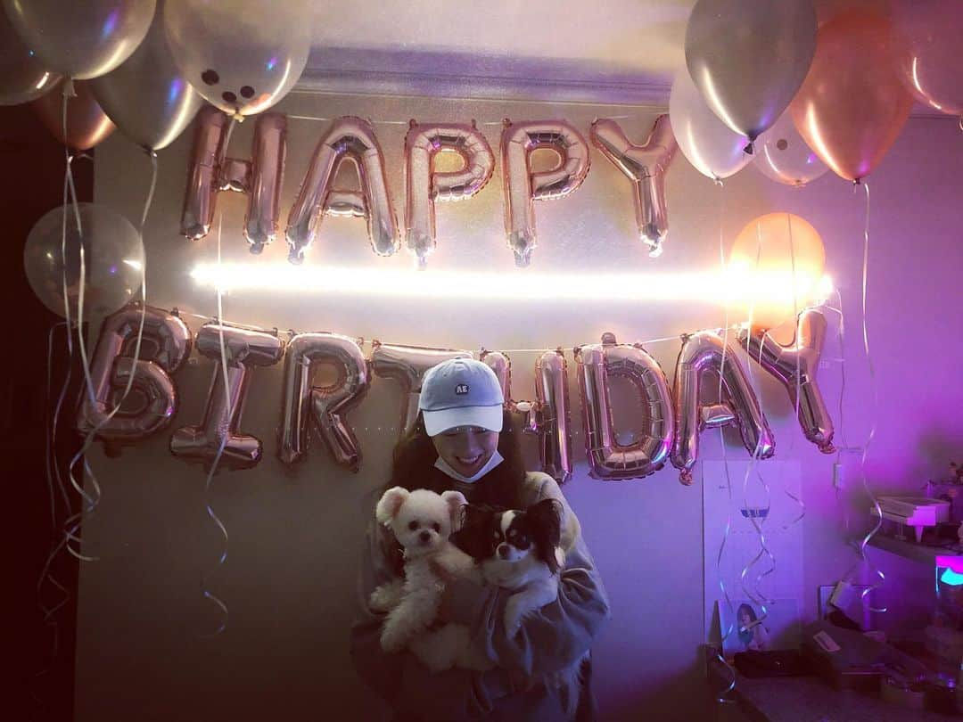 イ・ソンビンさんのインスタグラム写真 - (イ・ソンビンInstagram)「2020.01.07🎂 올해 저의 생일은 어느때보다 과분하고 격렬하게 축하를 받은 것 같아요ㅠㅠ..😭 축하해주신 모든 분들 감사합니다🙈 그리고 우리 해콩이들과 함께 마무리해보니 너무너무 뿌듯하고 재밌고 행복했어요 또 보내주신 사랑과 정성이담긴 선물들과 편지들까지 너무감사합니다ㅠㅠ🔥❤️ 그리고 서프라이즈 해준 울 똥깽이 친구들 언니오빠들 이번엔 진짜 하나같이 다 깜짝 놀래따요 😏 모두들 사랑해요 잊지않을게요 ❤️ 감사하고 또 감사한 한해의 시작을 하게 해주셔서 모두들 또 감사합니다😘」1月9日 19時49分 - sunbin_eyesmag