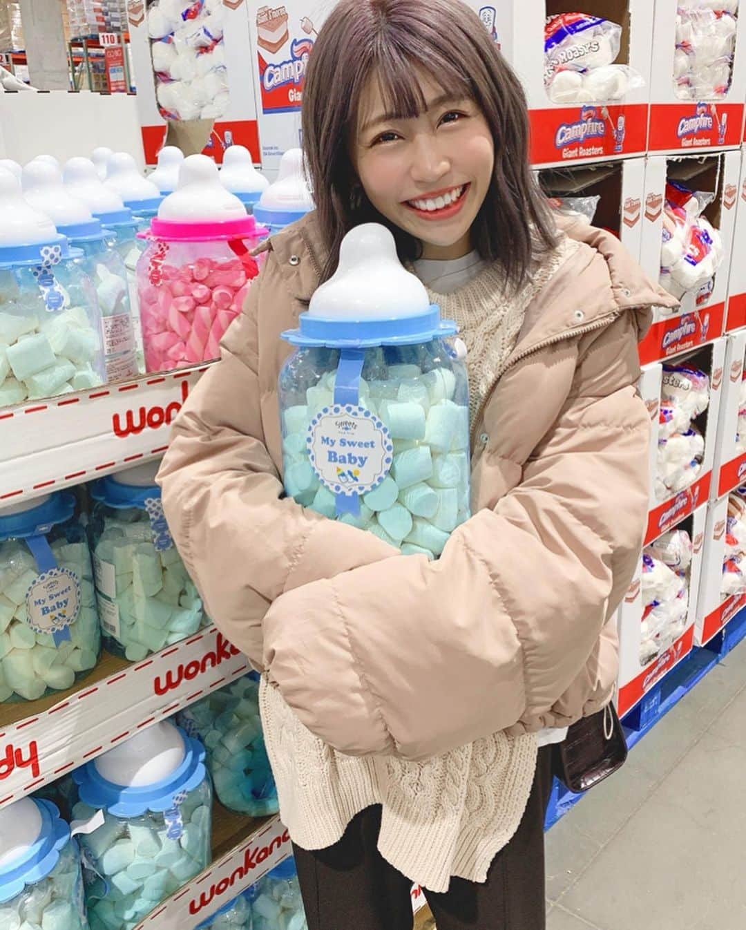 渡辺楓さんのインスタグラム写真 - (渡辺楓Instagram)「この間行ってきたんだけど コストコってすごい楽しいよね🥺👏 優勝は #マスカルポーネロール 🥐  もう食べ切っちゃったから悲しい😭  #コストコ #くまさん #STARMARIE #スタマリ」1月9日 21時00分 - kaede_nabe