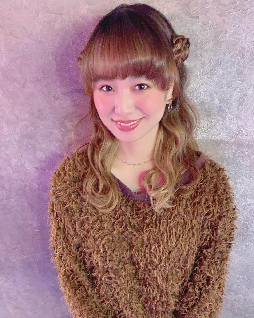 ももさんのインスタグラム写真 - (ももInstagram)「#環七フィーバーズNEO 🙆‍♂️🙆‍♀️ ｔｖｋ(テレビ神奈川)毎週土曜日22:30 o.a. サンテレビ毎週水曜日18:30 o.a. テレビで放送後、YouTubeでも見れます かわいい衣装とかわいいヘアースタイルの写真またたまってきたので、のせます 4枚目の衣装はChunky Cookie Clubの皆さんがコーディネートしてくれました🙌 @chunkycookieclub」1月9日 21時11分 - charanpo_momo