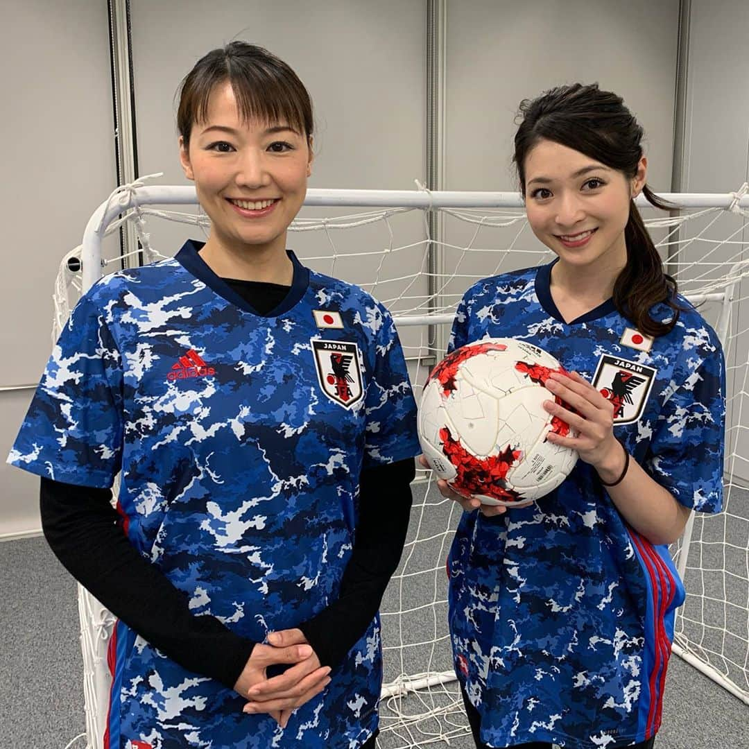 住田紗里さんのインスタグラム写真 - (住田紗里Instagram)「この前あげたとあるPRの写真、 サッカー東京五輪アジア最終予選のPRでした！ 大先輩の下平さやかアナと一緒に収録でしたよ〜 Twitterから動画が見られるので是非！  https://twitter.com/tvasahi_soccer/status/1213022184337235970?s=21  出来については、、、敢えて自分では言わないでおこうと思います笑 感想はコメント欄にてお待ちしています笑  今日、このあと22時5分から、 テレビ朝日系列で 日本対サウジアラビアを放送します！  #テレビ朝日 #テレ朝 #サッカー #soccer #football #東京五輪アジア最終予選  #東京五輪　#Olympics #2020 #タイ　#Thailand #キックスピードチャレンジ #下平さやか アナ #住田紗里」1月9日 21時22分 - sarisumita_ex