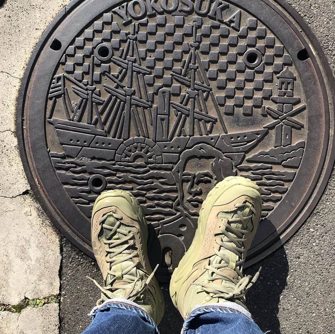 宇野薫のインスタグラム：「UNO☆KICKS  ホカオネオネ TOR ULTRA HI 2 WP オリーブ  #unokicks #hokaoneone  #hokaoneonetorultrahi2wp  #宇野薫のテーマがありすぎコーディネート #宇野薫 #横須賀 #yokosuka」