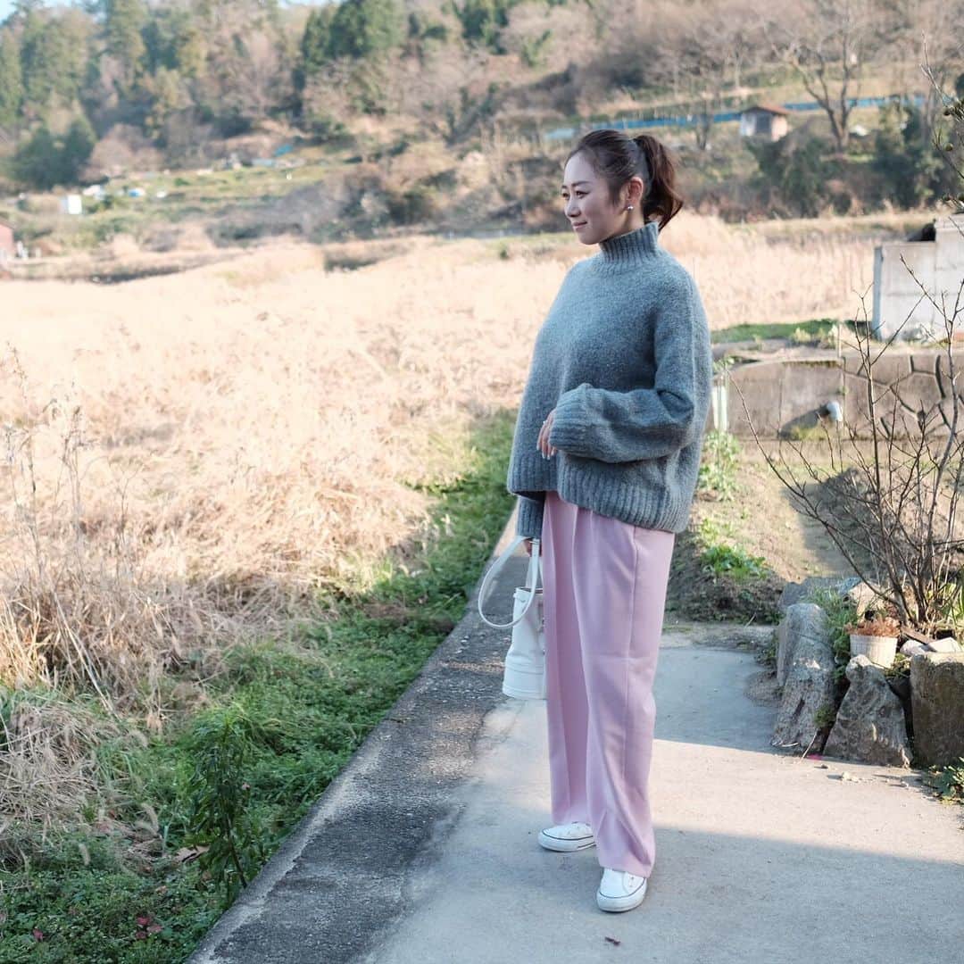 Keikooooooのインスタグラム：「実家コーデはグレーピンク🐘🐷 ピンクパンツお気に入り💗 #code #ootd」