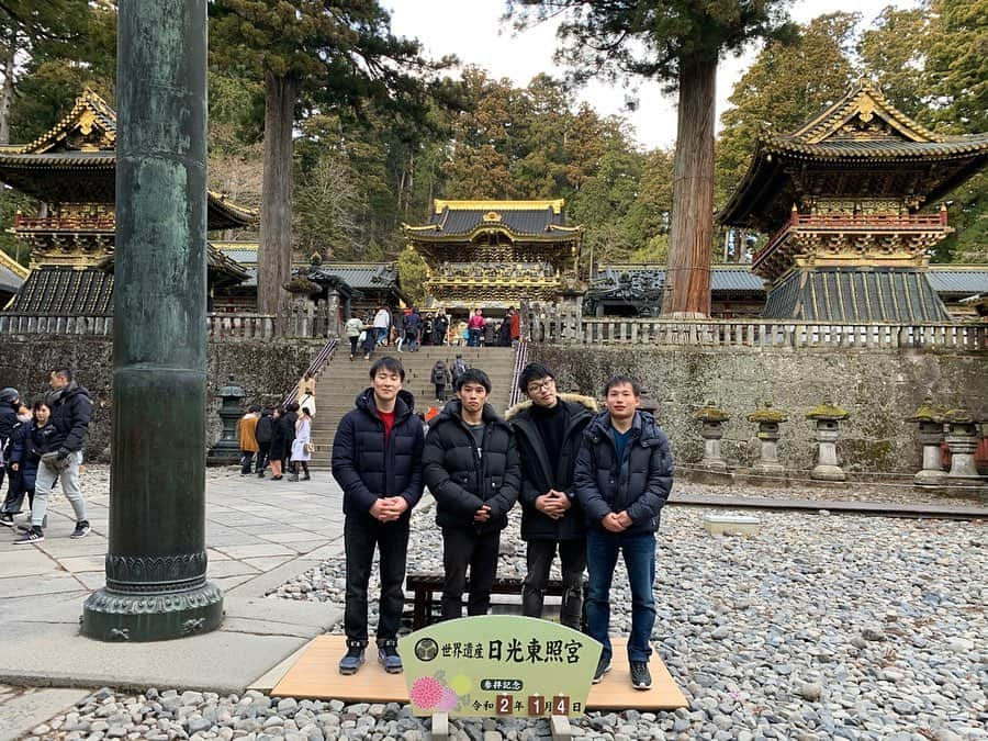 倉島大地のインスタグラム：「毎年恒例の年始旅行 in栃木♨️ 年末年始も練習してた2人に温泉のリフレッシュを🤞with がーゆー  #華厳の滝　 #東照宮　 #奥日光湯元温泉  #小学生の修学旅行ルート」