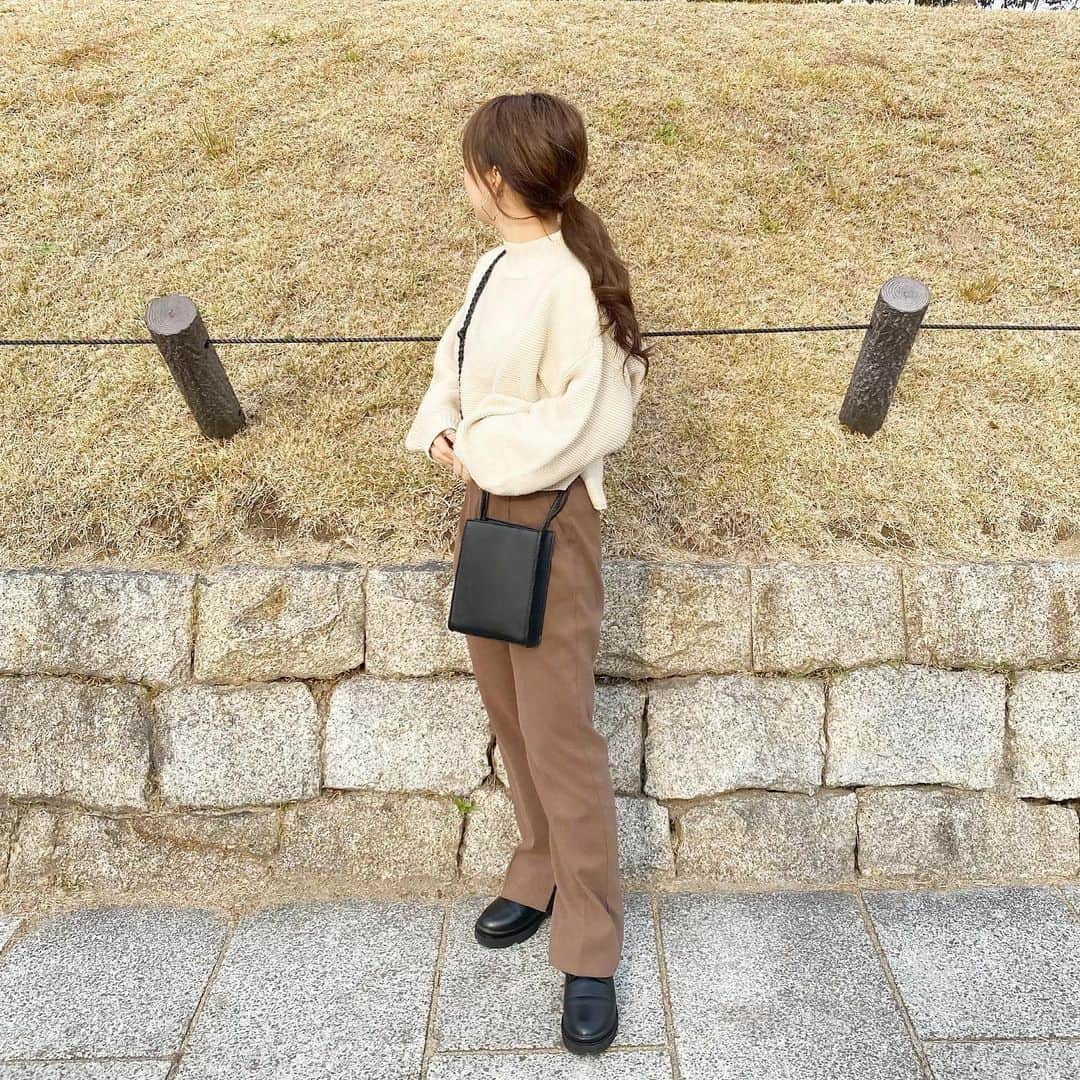 haruさんのインスタグラム写真 - (haruInstagram)「ㅤㅤㅤㅤㅤㅤㅤㅤㅤㅤㅤㅤㅤ ㅤㅤㅤㅤㅤㅤㅤㅤㅤㅤㅤㅤㅤ ㅤㅤㅤㅤㅤㅤㅤㅤㅤㅤㅤㅤㅤ #ootd ㅤㅤㅤㅤㅤㅤㅤㅤㅤㅤㅤㅤㅤ 個人的にここ最近で1番おすすめのパンツ💕 ㅤㅤㅤㅤㅤㅤㅤㅤㅤㅤㅤㅤㅤ 安いのに形綺麗のだ( *˙0˙*)🧡！ 丈長めだから厚底はかなきゃだけど😂 ㅤㅤㅤㅤㅤㅤㅤㅤㅤㅤㅤㅤㅤ ㅤㅤㅤㅤㅤㅤㅤㅤㅤㅤㅤㅤㅤ 小物を黒でまとめて ローポニーで大人ぽく🧡 ㅤㅤㅤㅤㅤㅤㅤㅤㅤㅤㅤㅤㅤ ❤︎ tops : #titivate ❤︎ pants : #vannieu ❤︎ bag : #chuclla ❤︎ outer : #kastane ❤︎ shoes : #gu ㅤㅤㅤㅤㅤㅤㅤㅤㅤㅤㅤㅤㅤ ㅤㅤㅤㅤㅤㅤㅤㅤㅤㅤㅤㅤㅤ もしかしたらコラボのお洋服を 作らせていただけるかもしれなくて 春夏のお洋服でこんなのがあったらな〜とか こんなのがほしい！とかあったら ぜひ意見を聞かせて頂きたいです🥺💕 今候補にあるのは ブラウス か ワンピース 🤭💭 ㅤㅤㅤㅤㅤㅤㅤㅤㅤㅤㅤㅤㅤ 不安がいっぱいだけど 私なりの何かが できたらなあと、、、頑張らなくちゃ🥺✊ ㅤㅤㅤㅤㅤㅤㅤㅤㅤㅤㅤㅤㅤ #harucd ㅤㅤㅤㅤㅤㅤㅤㅤㅤㅤㅤㅤㅤ」1月9日 22時06分 - __haru3