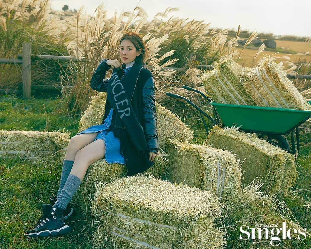 Just a girlさんのインスタグラム写真 - (Just a girlInstagram)「Seo Hyun @seojuhyun_s For SINGLES Magazine December Issue 💛 . . . . . . #서현 #SeoHyun #서주현 SeoJooHyun #koreangirl #맞팔 #셀스타그램 #셀카 #얼스타그램 #데일리 #선팔 #인스타그램  #l4l #f4f  #like4like #ootd  #おしゃれ #オシャレ #いいね返し #フォロー #韓国人 #韓国 #セルカ #自撮り #ファッション #フォロー」1月9日 22時22分 - cecithegirl