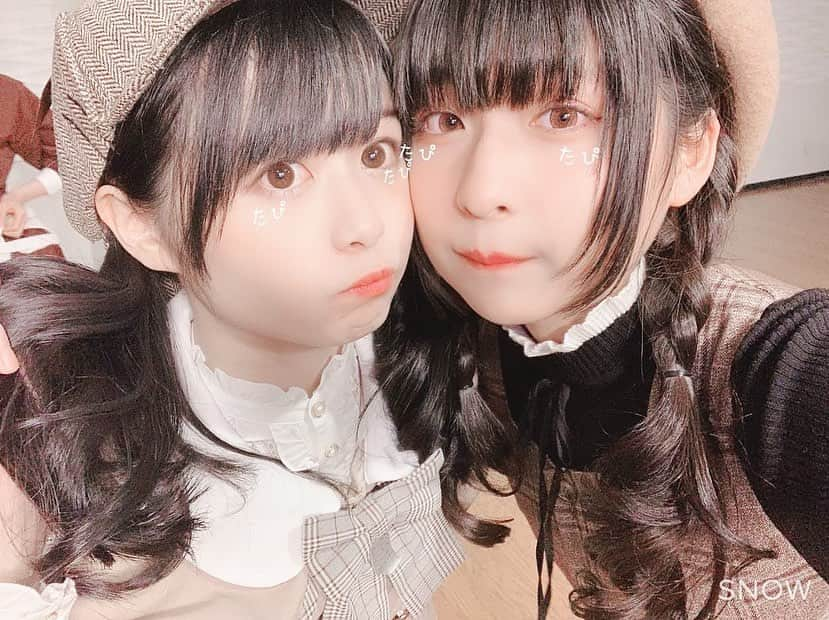 りりりさんのインスタグラム写真 - (りりりInstagram)「ぺんたと愉快な仲間たち❣️ MysteryPartyのオフショット〜〜✌️ ①キメ(左２人が小顔すぎかわいい) ②そう、通りすぎた3人組です ③現場を目撃してしまったぺんた ④妹のぺんたです(かわいい)(ほんまに) ⑤ぺんたと愉快な仲間たち集合写真💗」1月9日 22時42分 - ririri1116