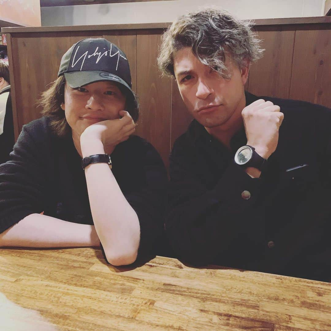 磯部寛之さんのインスタグラム写真 - (磯部寛之Instagram)「Hello Kumamoto. It’s been a long long time, but I’m so glad to be back here. Hiro 熊本お久しぶりです。かなりご無沙汰しましたが、戻って来れて本当に嬉しいです。明日と明後日、準備よろしいでしょうか。ひろ #alexandros #tour #kumamoto #熊本 #食べたい #もの #ありすぎて #困る #ライブ #明日 #から #よろしく #です」1月9日 22時54分 - hiro_isobe_alexandros