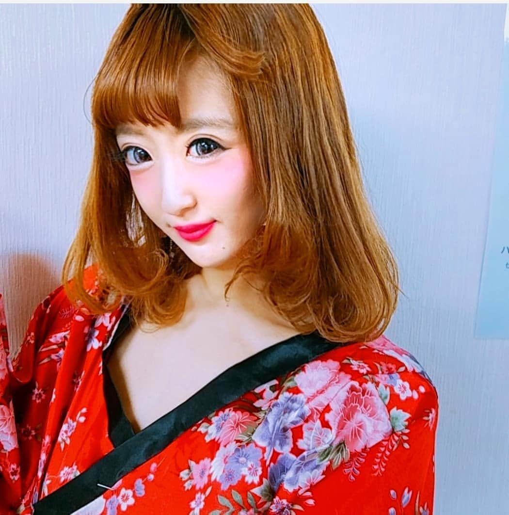 梁愛美のインスタグラム：「What did you do over New Year's？？ ❥ ❥ 花魁風…💋💋💋 ❥ ❥ #oiran #courtesan #artist #singer #talent #model #reachangels #platinumproduction #aimiryou  #japanesegirl #kawaii #kawaiistyle #kawaiifashion #japanesefashion #instagramjapan #歌手 #激辛アイドル #激辛 #タレント #芸能人女子フットサル #アイドルユニット #リーチエンジェル #プラチナムプロダクション #梁愛美 #着物 #花魁 #おいらん #エロかわ #새해복많이받으세요」