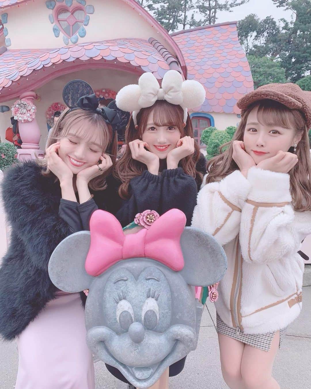 田口未彩のインスタグラム：「🎀 . . #ディズニー #ディズニーランド #ディズニーシー #tdl #tds #量産型女子 #量産型 #」