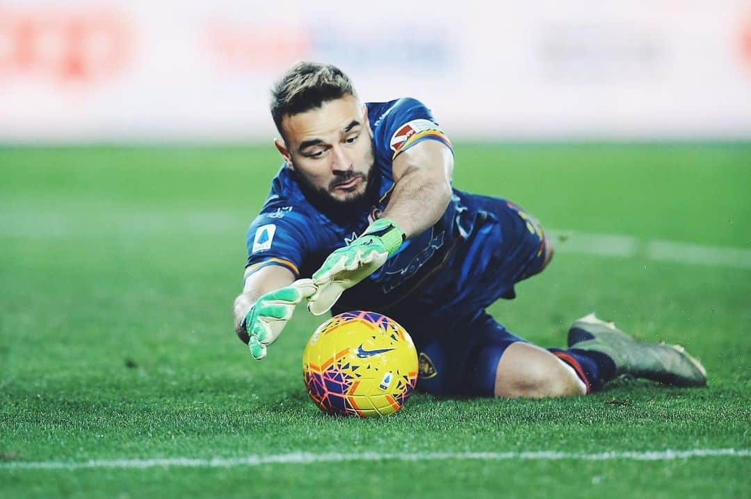 ガブリエウ・ヴァスコンセロス・フェレイラのインスタグラム：「🧤⚽️ #keepfighting」