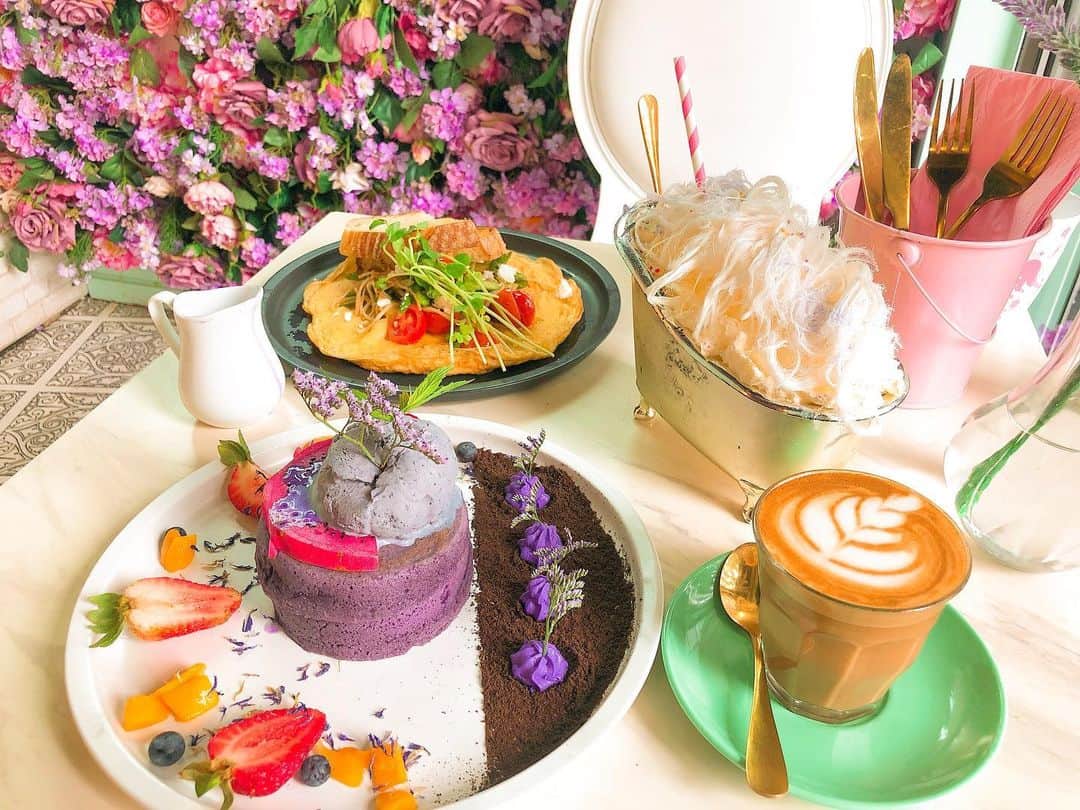 𝙺𝚢𝚘𝚔𝚘のインスタグラム：「💜💗💜💗. . . . #cafe#sydneycafe#cutecafe#pancake #シドニーカフェ」