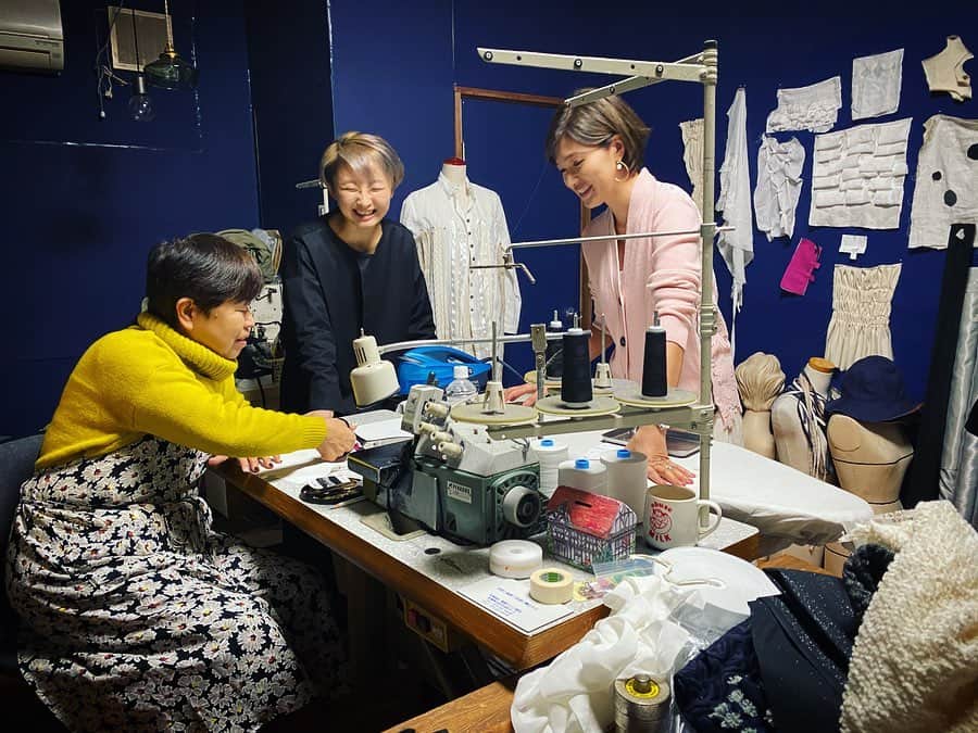 廣瀬規子のインスタグラム：「いよいよ明日から　@hamon_omotesando  本格的にオープン致します‼️ ・ 今日、最終チェックと打ち合わせで、桐生まで行ってきました😌 ・ 素敵なお洋服たちが出来上がっていました。 ・ 明日は私も終日お店にいる予定です。 明後日の11日は12:00-15:30 でおります。 ・ 是非、是非、いらしてくださいませ😊 ・ @horizon_labo 響くんデザインのものもあります✨ ・ 時間があったら、明日はインスタライブもやってみようかな？？ ・ そして！HAMON表参道店のインスタアカウント　@hamon_omotesando  フォローして頂けると、更に更に幸せです🙏💕 ・ どうぞ宜しくお願い致します🙇‍♀️🙇‍♀️🙇‍♀️💕💕💕 ・ ・ #hamonclothes  #hamonomotesando  #fashion #omotesando」