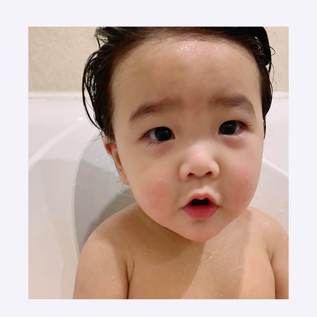 キム・ヒョジンさんのインスタグラム写真 - (キム・ヒョジンInstagram)「힘들긴 해도 요 까꿍이 시절 오래 보고 싶다 ❤️시간이 참 빨리 간다#엄마의두찌#내아가#사랑해루이」1月10日 0時05分 - hyojin__0705