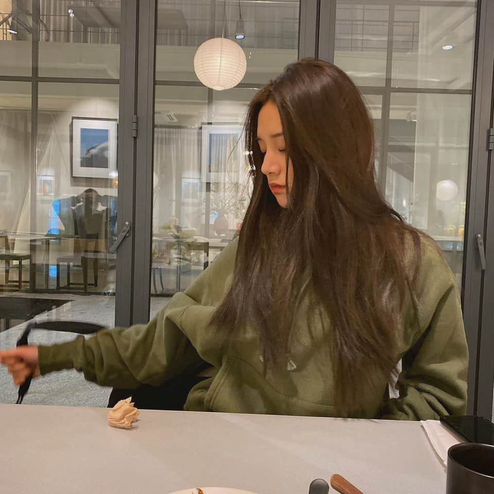 ソルビンさんのインスタグラム写真 - (ソルビンInstagram)「규영언니는 금손🖐🏻✨」1月10日 0時07分 - solbin0819