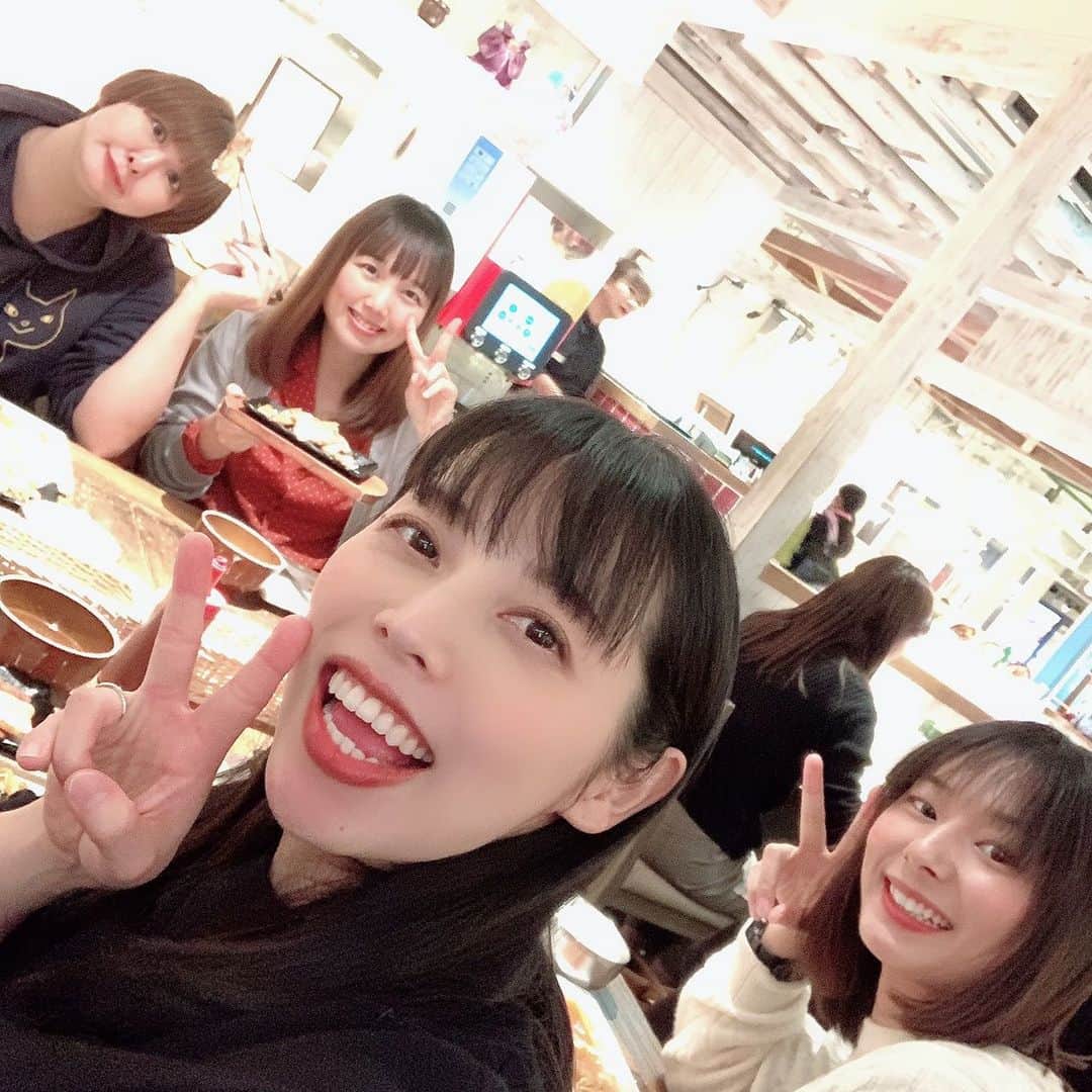 小田島沙知（かぎしっぽ）のインスタグラム：「事務所の後輩ハルカラと新年会(^^) 美味しい韓国料理へ！チヂミ食べ放題！ 最高かよ！！色んな話をしました！ 年老いた話や年老いた話！様々な年老いた話をした(^^)楽しかった(^^) 帰りはランチとスタバでお茶！ 可愛いは最強だよねってなりました！  #かぎしっぽ #ハルカラ #韓国料理 #チヂミ #美味しい #ケイダッシュステージ #女芸人 #可愛いは最強」