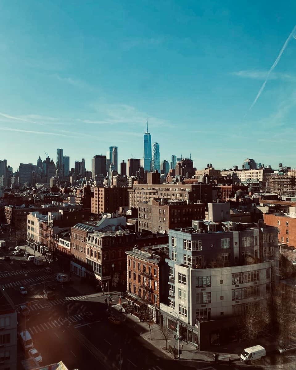 カロリーヌ・ド・メグレのインスタグラム：「Good morning NYC 💘🇺🇸」