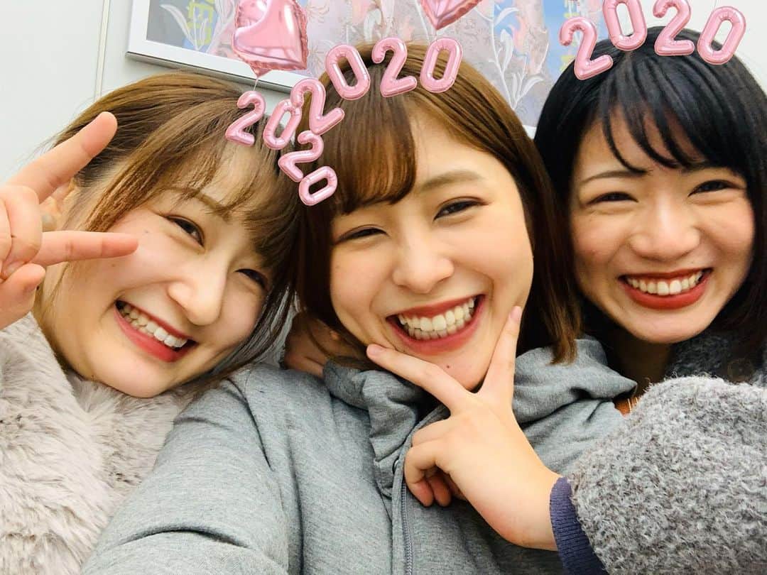 寺島紀世のインスタグラム：「しふぉん、みなみんと新年会してきたよ🥰🥰🥰🥰 楽しい時間はあっという間🍣」