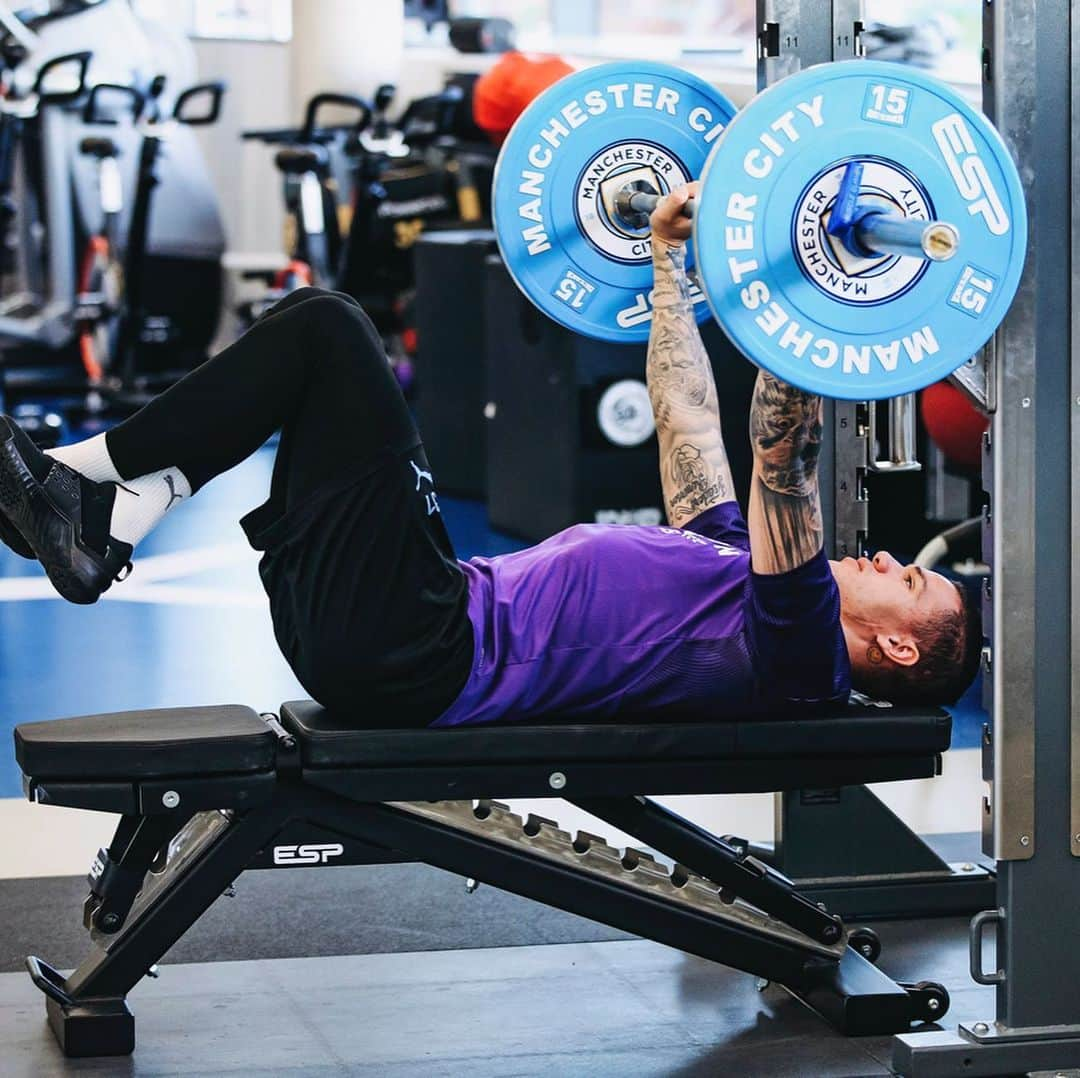 マンチェスター・シティFCさんのインスタグラム写真 - (マンチェスター・シティFCInstagram)「I do this ting for fitness 🏋️‍♂️ ⠀ #ManCity」1月10日 1時33分 - mancity