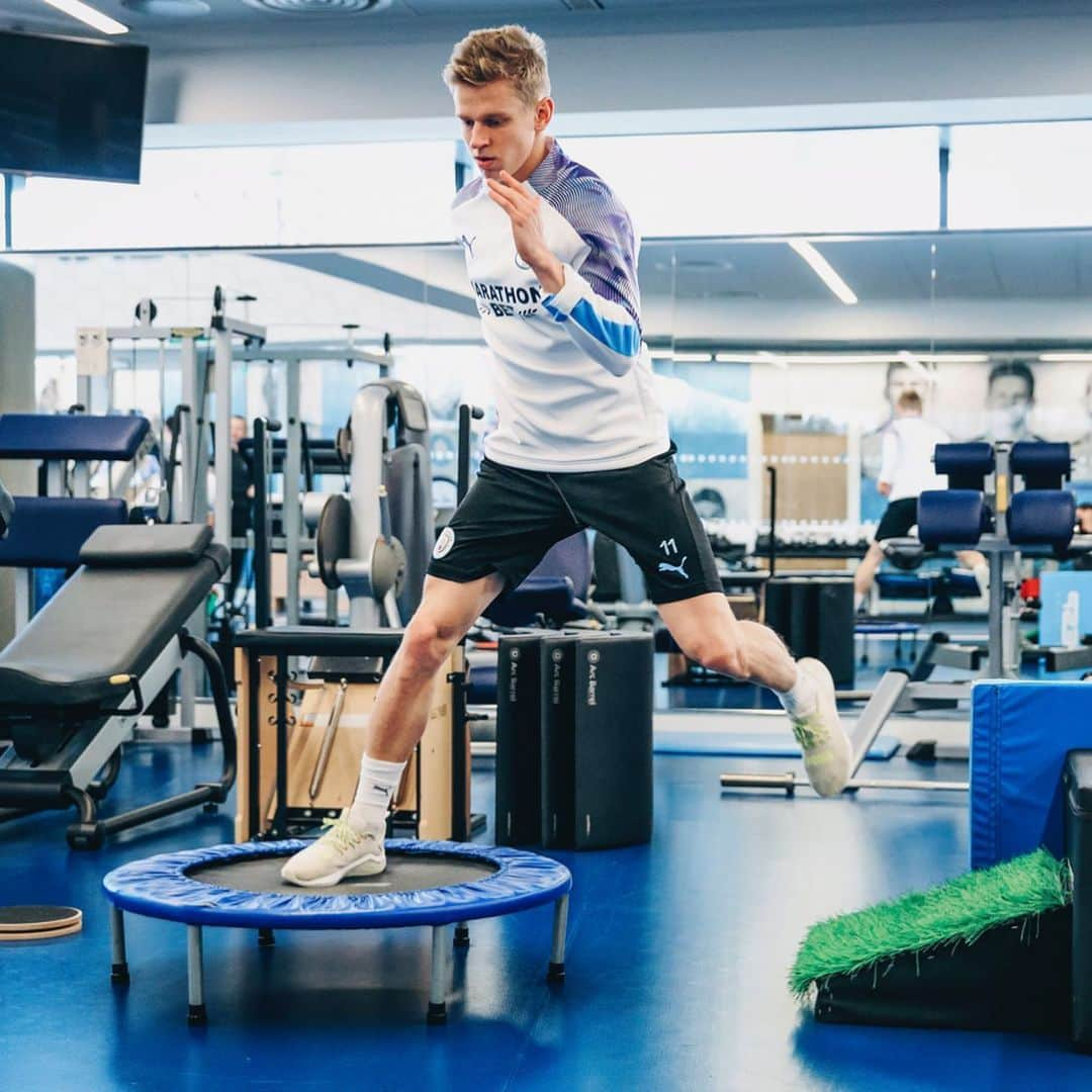 マンチェスター・シティFCさんのインスタグラム写真 - (マンチェスター・シティFCInstagram)「I do this ting for fitness 🏋️‍♂️ ⠀ #ManCity」1月10日 1時33分 - mancity