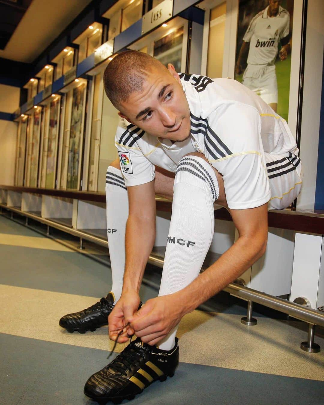 UEFAチャンピオンズリーグさんのインスタグラム写真 - (UEFAチャンピオンズリーグInstagram)「Rate this 2009 @realmadrid signing from 1️⃣➡️1️⃣0️⃣ ⁣✍️ ⁣ #UCL #TBT #ThrowbackThursday」1月10日 1時44分 - championsleague