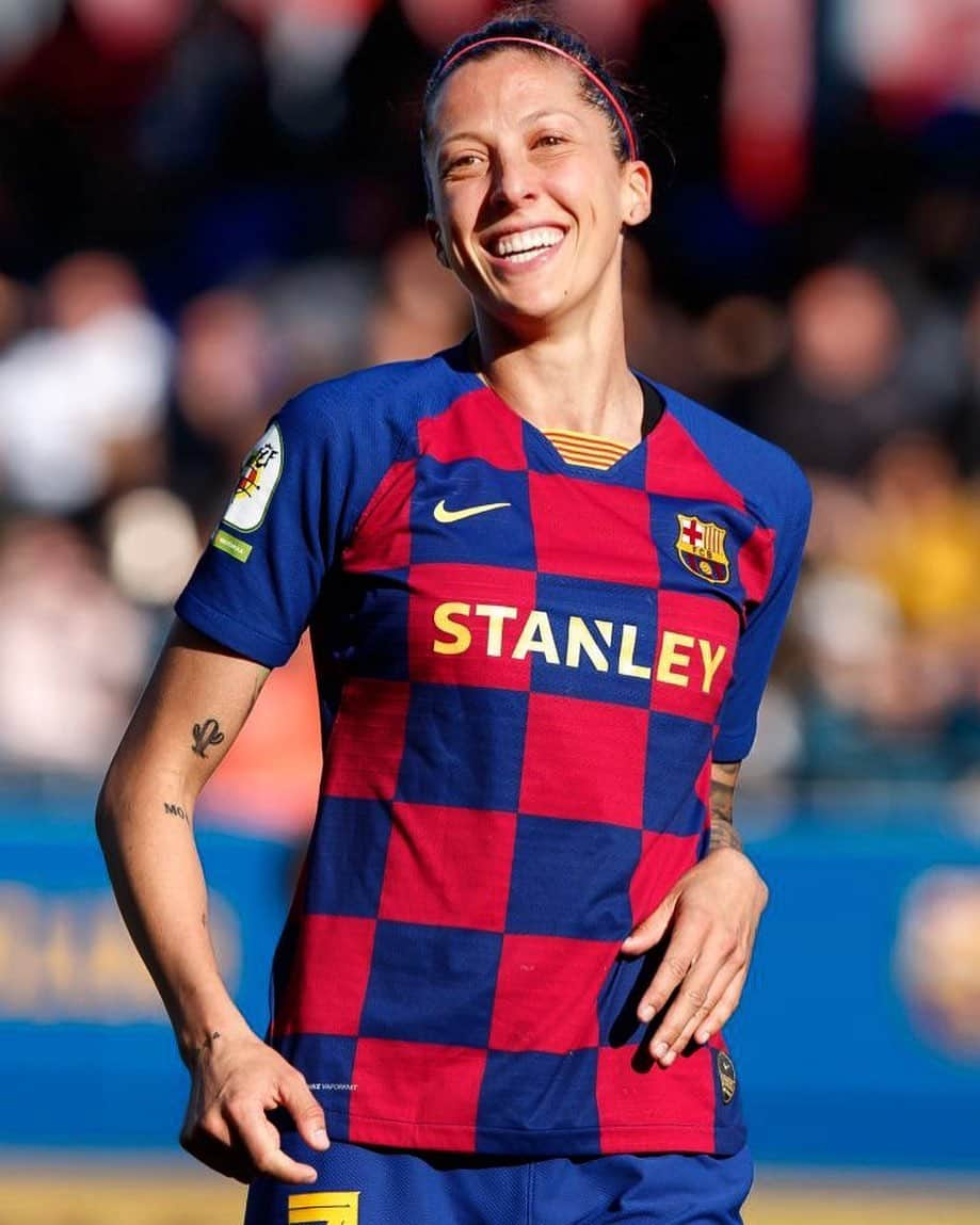 LFPさんのインスタグラム写真 - (LFPInstagram)「This isn't just any smile, it's a goalscoring smile! ✨ • Los mejores goleadores sonríen de una manera especial... 😊⚽️ • #LaLiga #PrimeraIberdrola #JenniHermoso #Barça #Football」1月10日 1時56分 - laliga